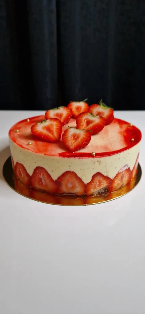 Un gateau entremet tradition Fraisier - pâtisseries artisanales à Troyes