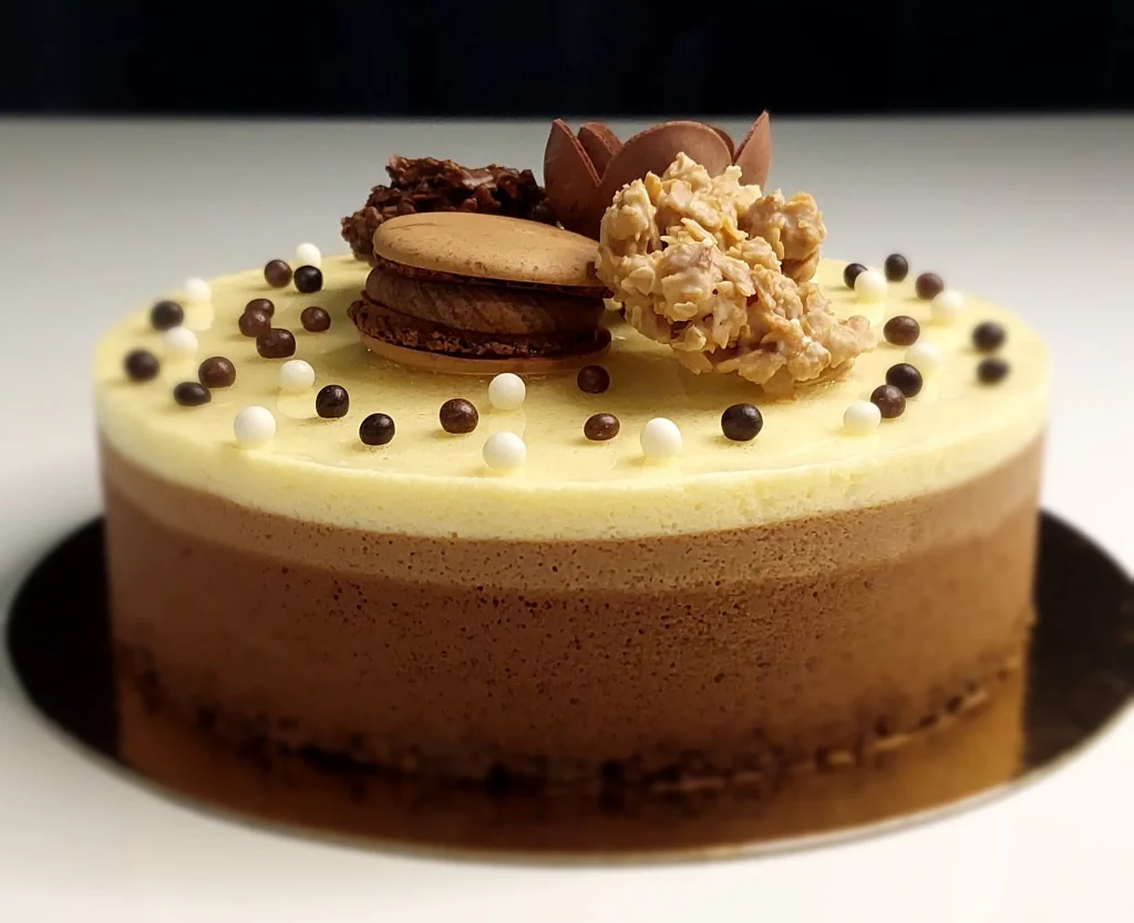Un gateau entremet tradition 3 Chocolats