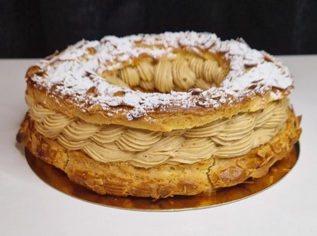 Un gâteau Paris-Brest crème onctueuse - pâtisseries artisanales à Troyes
