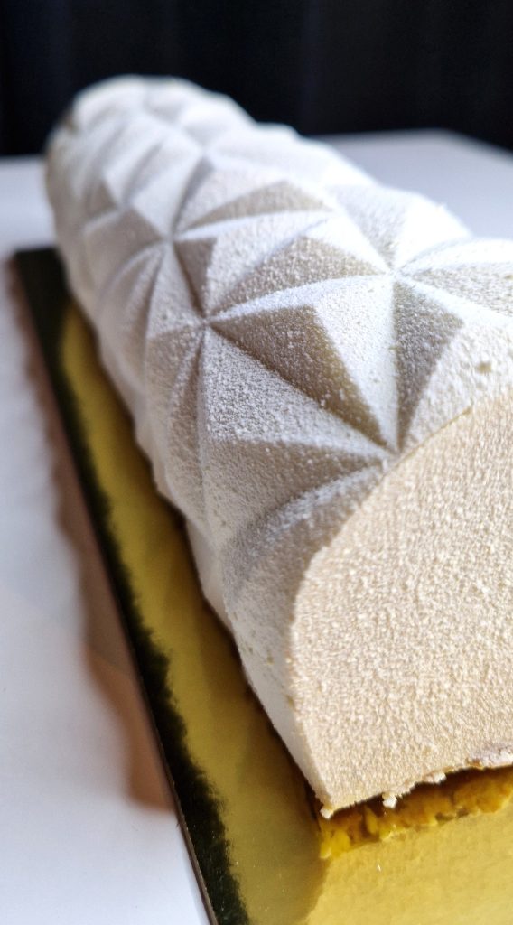 Une buche velour de Noël vanille abricot
