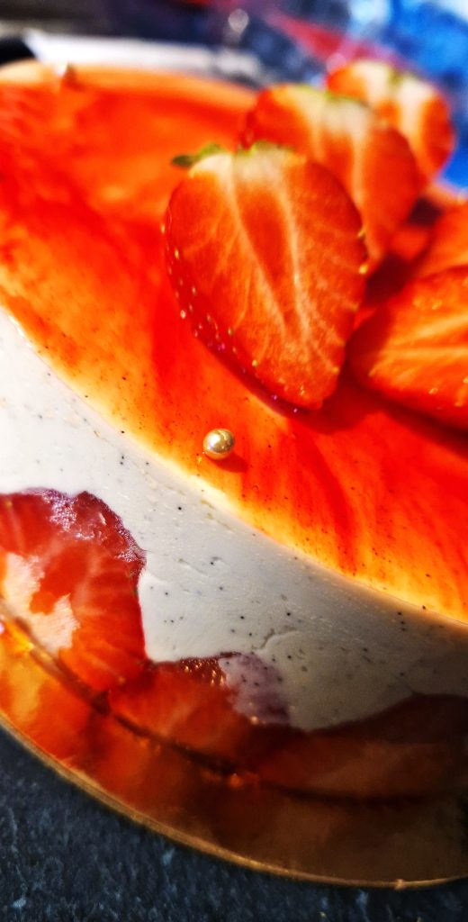 Un gâteau fraisier crème onctueuse vanille - à Troyes