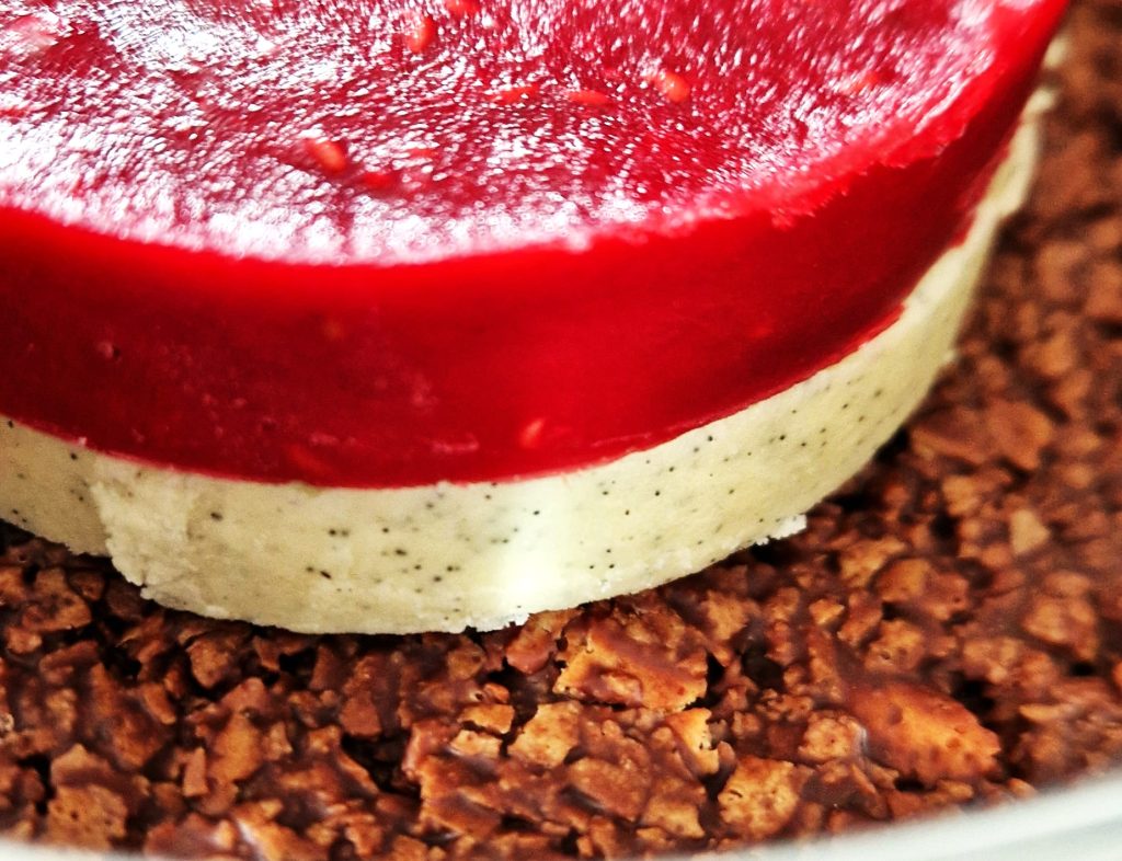 Entremet LOVE chocolat framboise spécial Saint-Valentin – Ganadora pâtisserie artisanale à Troyes